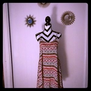 SOLD TO LOCAL CONSIGNMENT! Tribal Print Dress